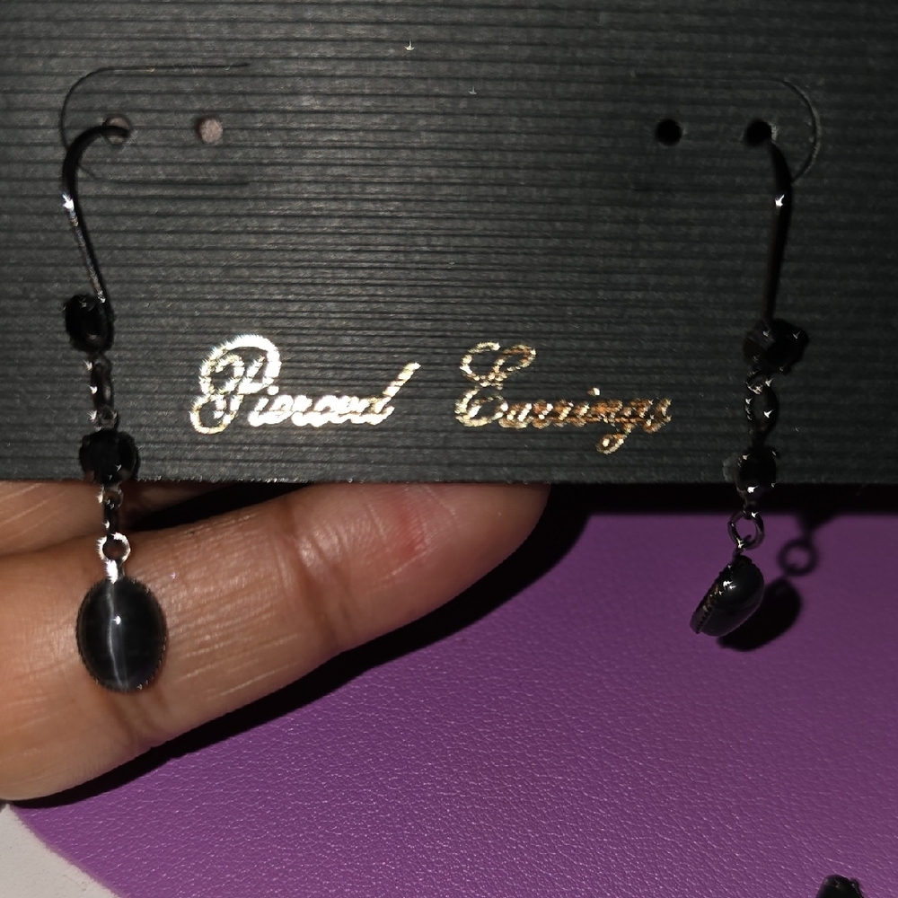 New! Chic Black Dangle Earrings
